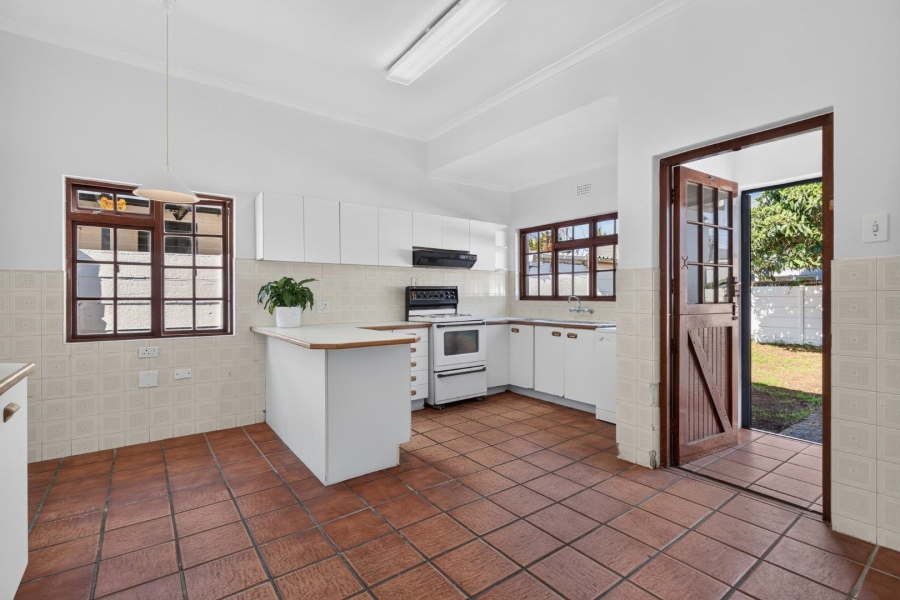 4 Bedroom Property for Sale in Claremont Western Cape